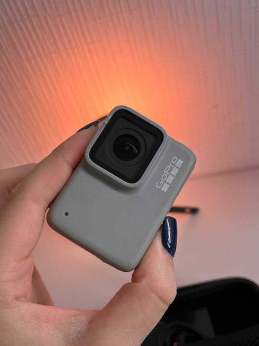 Екшн-камера GoPro Hero 7 white з кріпленням на кермо