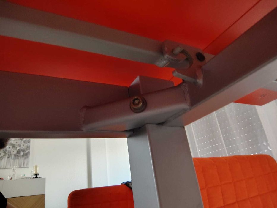 Mesa com tampo de vidro