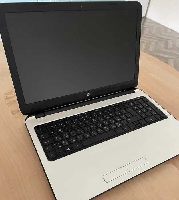 Ноутбук HP 15 в робочому стані