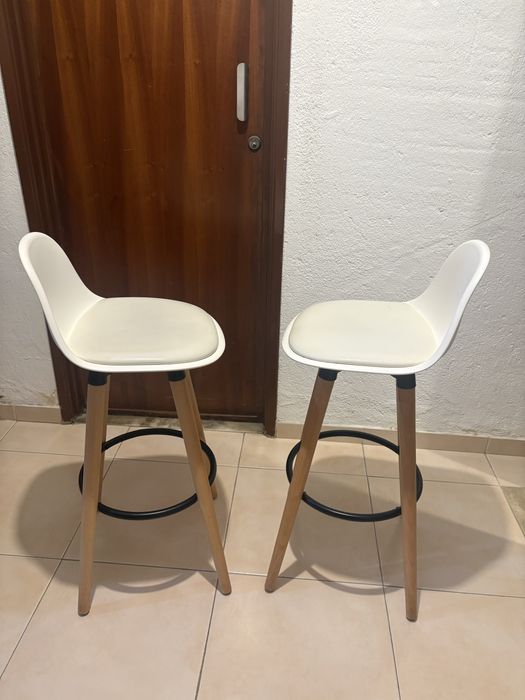 Conjunto de 2 bancos