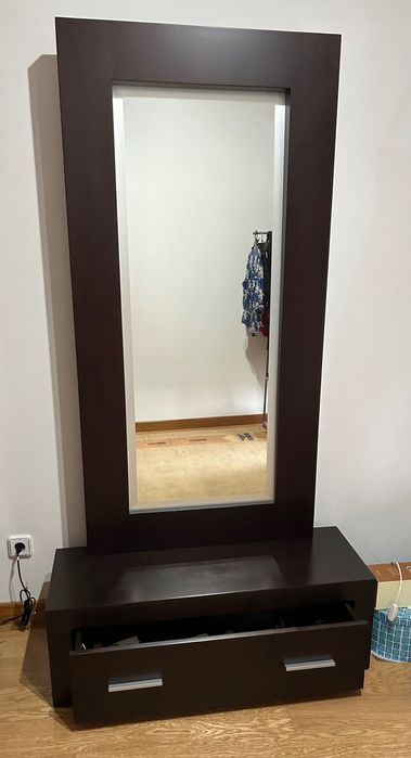 Móvel de 1 gaveta e espelho