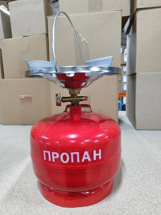 газовий балон з туристичним пальником.