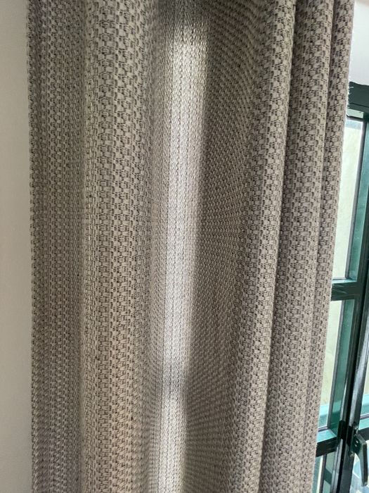 Cortinados cinzentos semiopacos Marjon (IKEA) 145x300cm