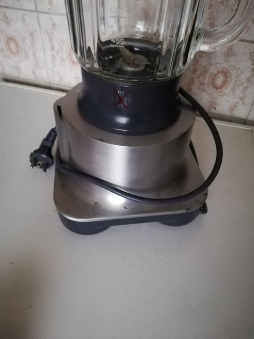 Блендер Kenwood.