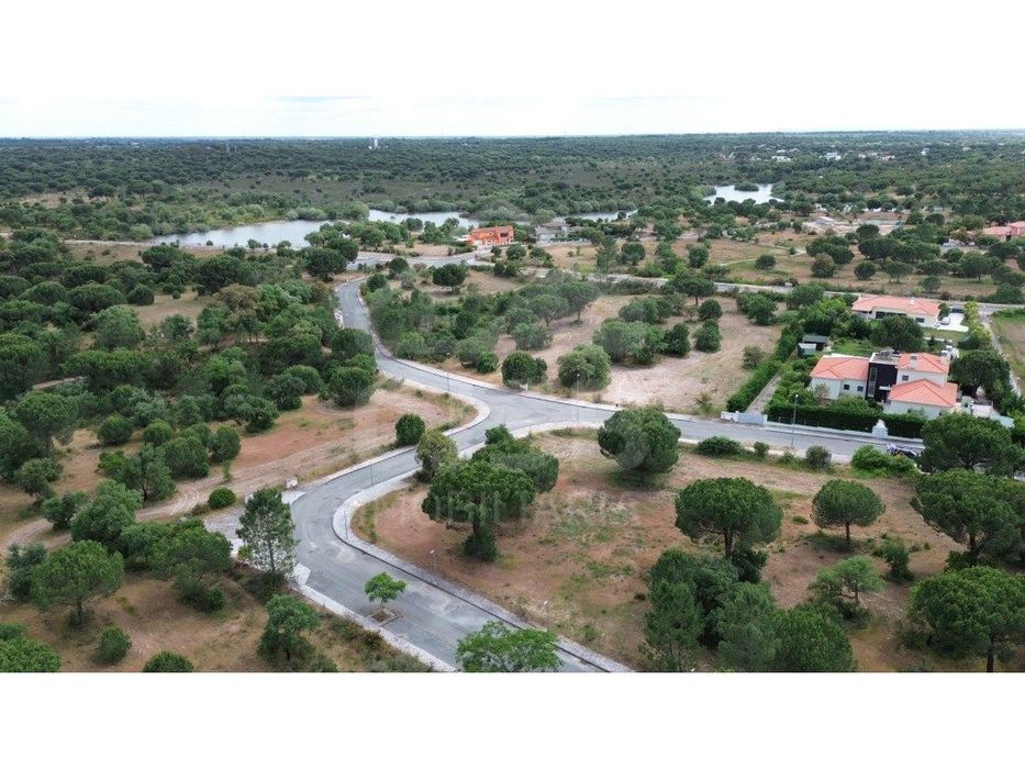 Terreno em Emprendimento Urbano com Golfe