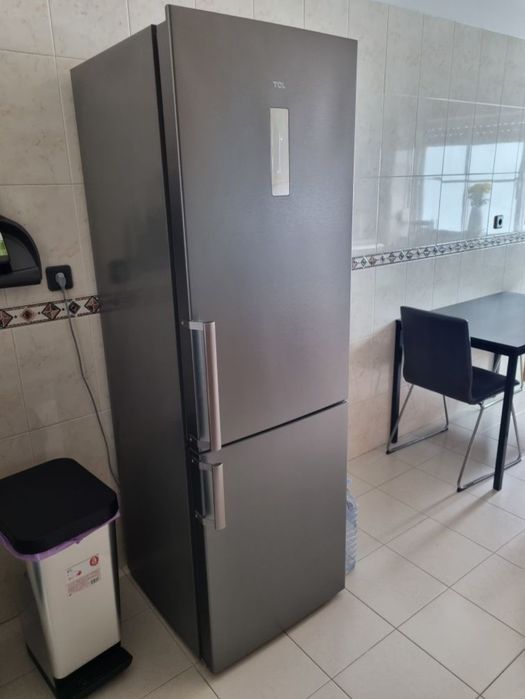 Frigorífico Combinado TCL