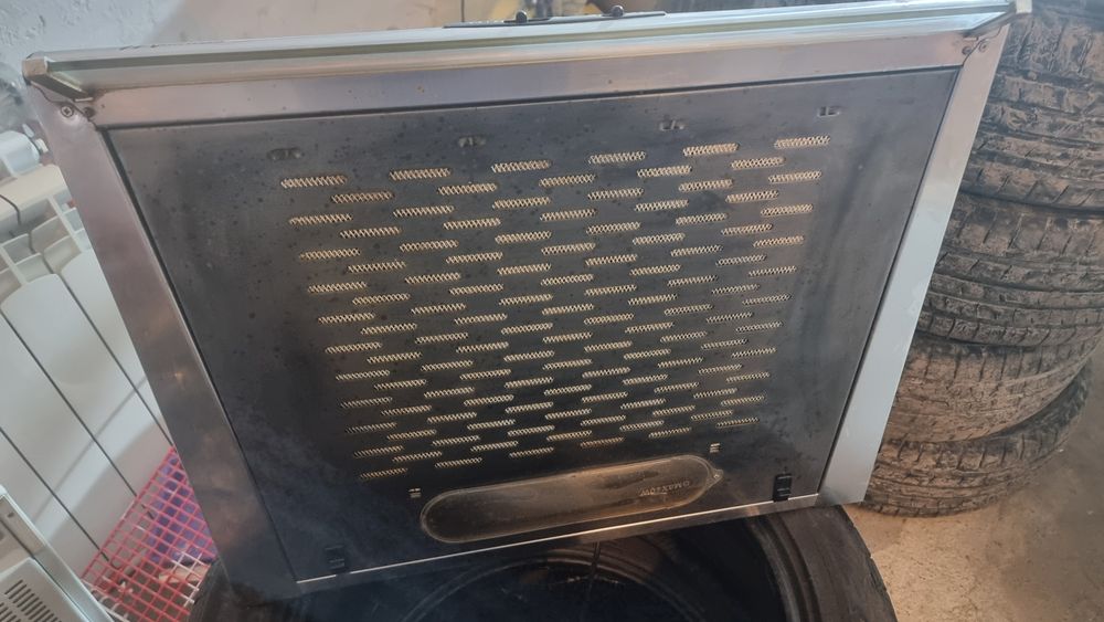 Okap podszafkowy.  Mastercook 60 cm