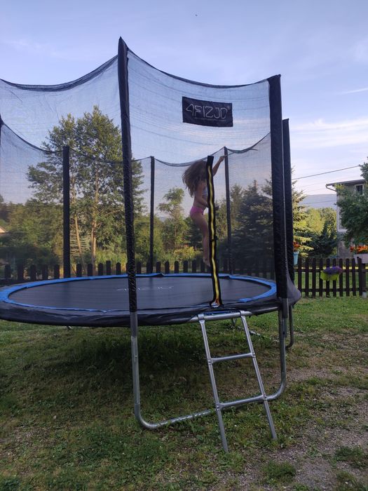Trampolina dla dziecka