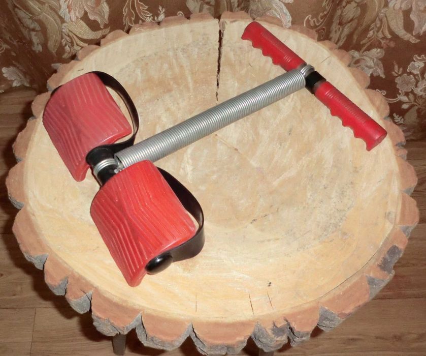 Эспандер пружинный рабочий. Еспандер тренажер для преса ссср