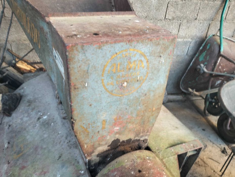 Malhadeira de milho em bom estado