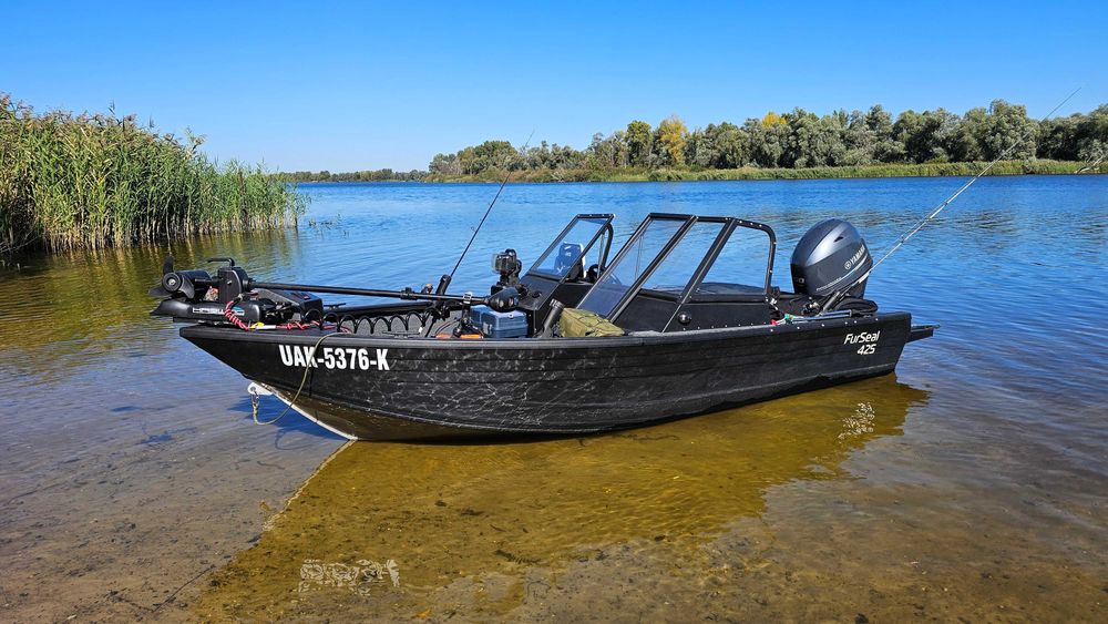 човен FurSeal 425