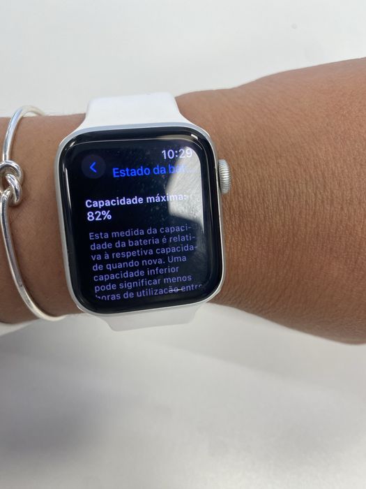 Apple Watch SE 40mm (A2355) — GPS + Cellular