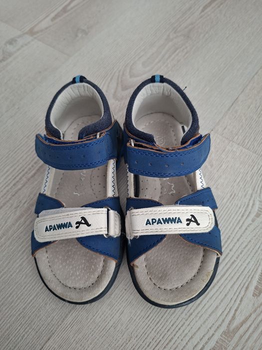 Sandałki firmy Apawwa