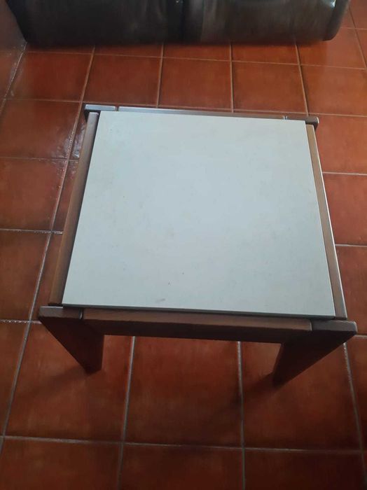 Brand-new coffee table64738410237186120