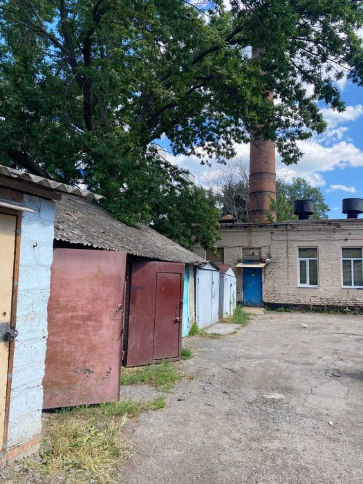 Продам гараж в центрі міста  біля "Льотного коледжу"