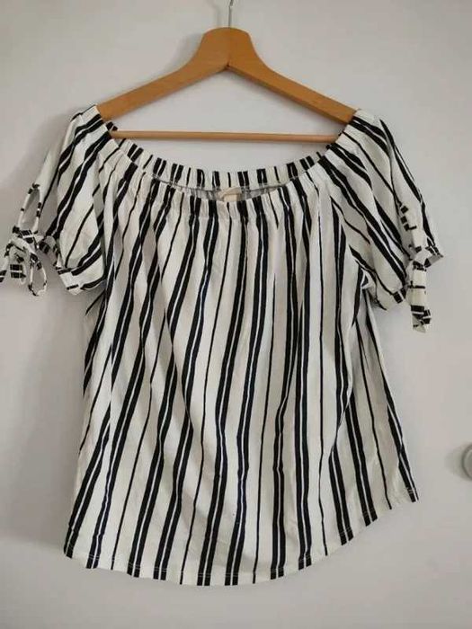 Blusa H&M Listrada Off-Shoulder Tamanho S