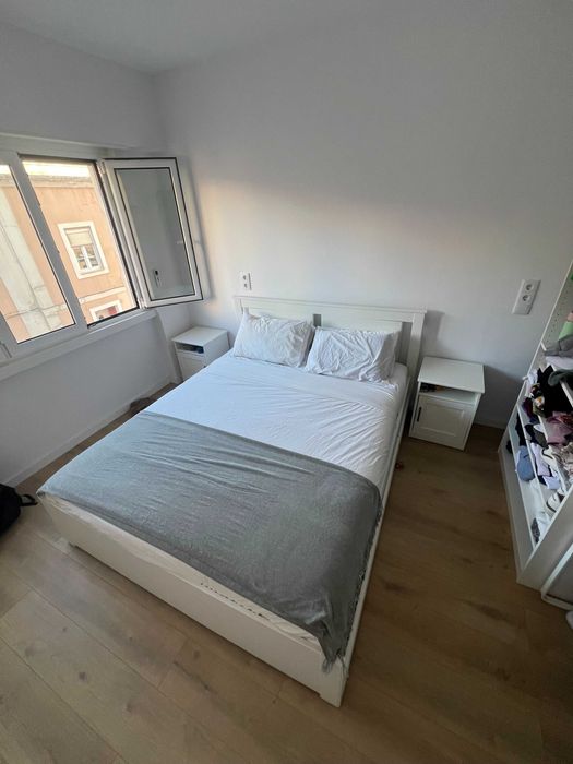 Cama IKEA Songesand Queen com Gavetas de Arrumação — Como Nova