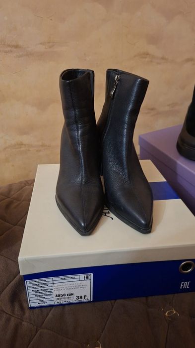 Продам жіночі бутильйони Angelo Vera , в ідеальному стані.