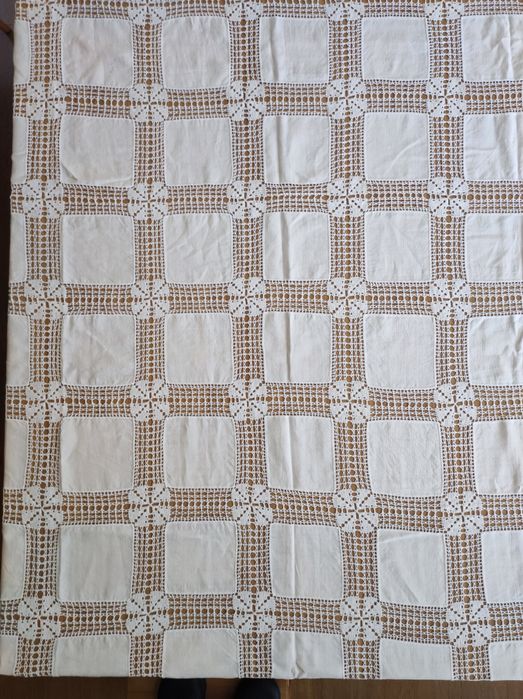 Toalha de mesa de linho e renda trabalho manual perfeição