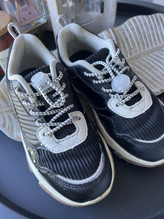 Продам кросівки на хлопчика