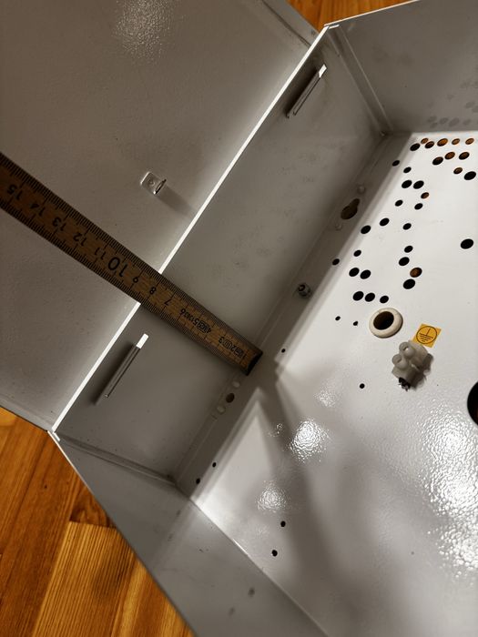 Obudowa metalowa uniwersalna