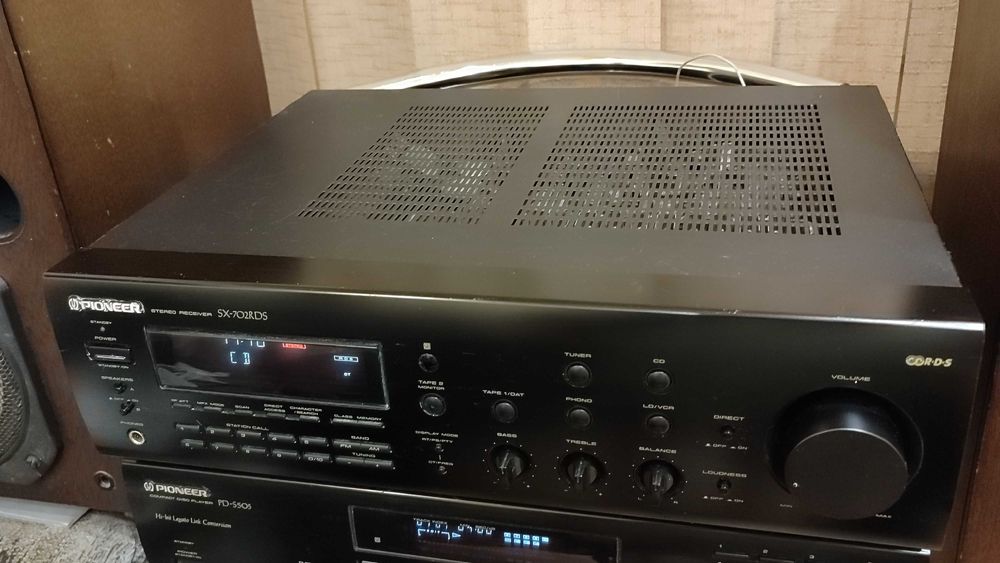 Усилитель-Ресивер  Pioneer SX-702. Звук !
