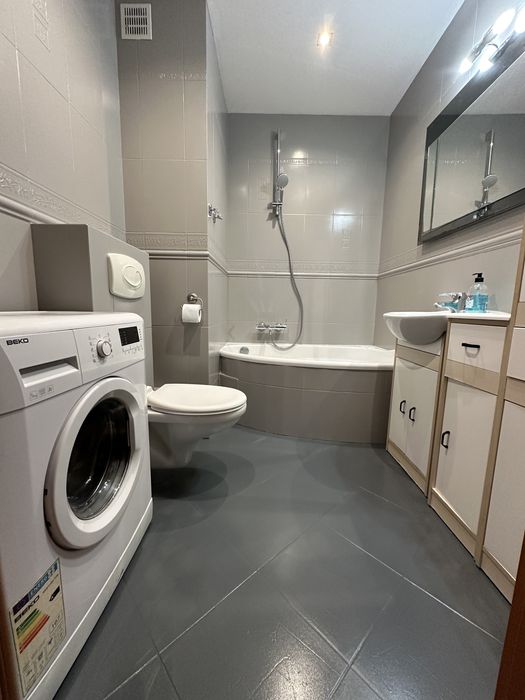 Złota Rączka Fachowiec Usługi: Montaże Naprawy Remonty.