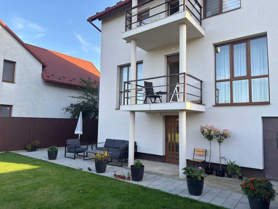 Сучасний будинок з ремонтом біля Івано-Франківська | 158 м² | 4 сотки