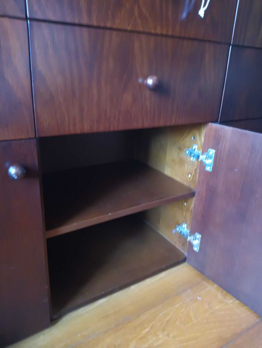 Móvel/ cómoda para quarto ou corredor