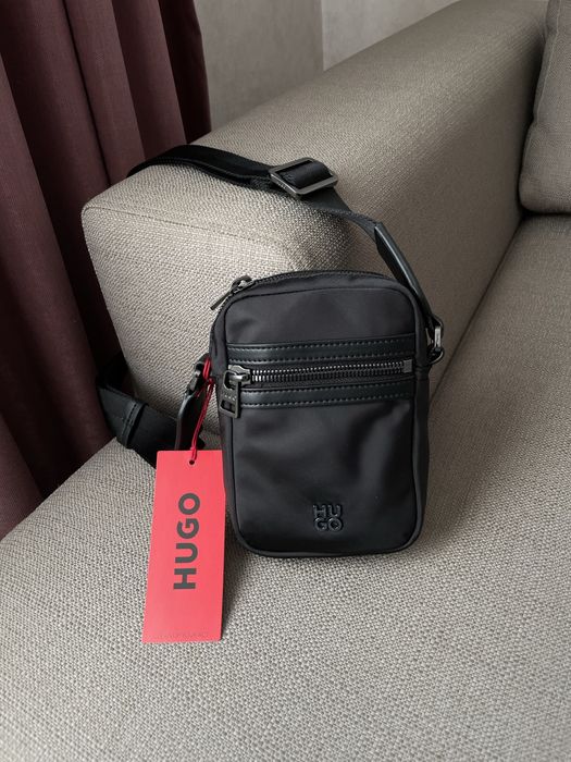 Чоловіча чорна сумка HUGO
