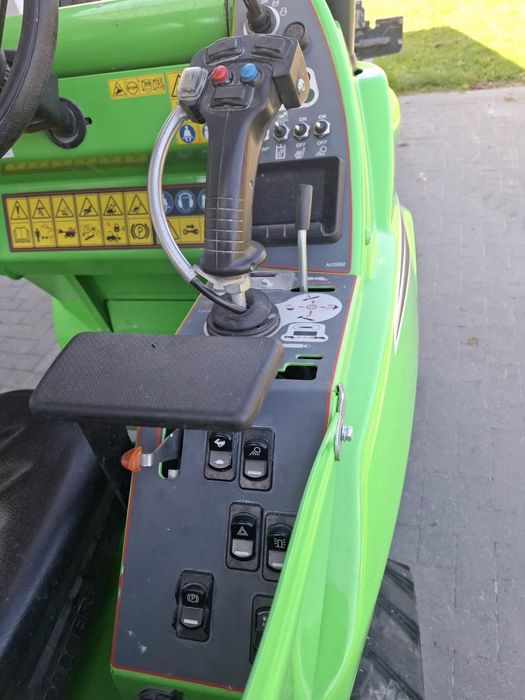 Ładowarka miniładowarka Avant 640 650 635