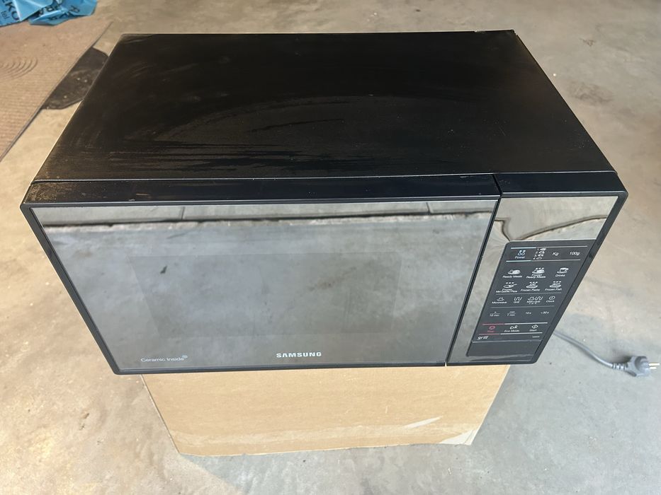 Kuchenka mikrofalowa samsung ge83x