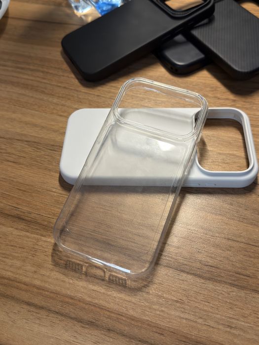 Przeźroczysty case na iPhone 17 Pro