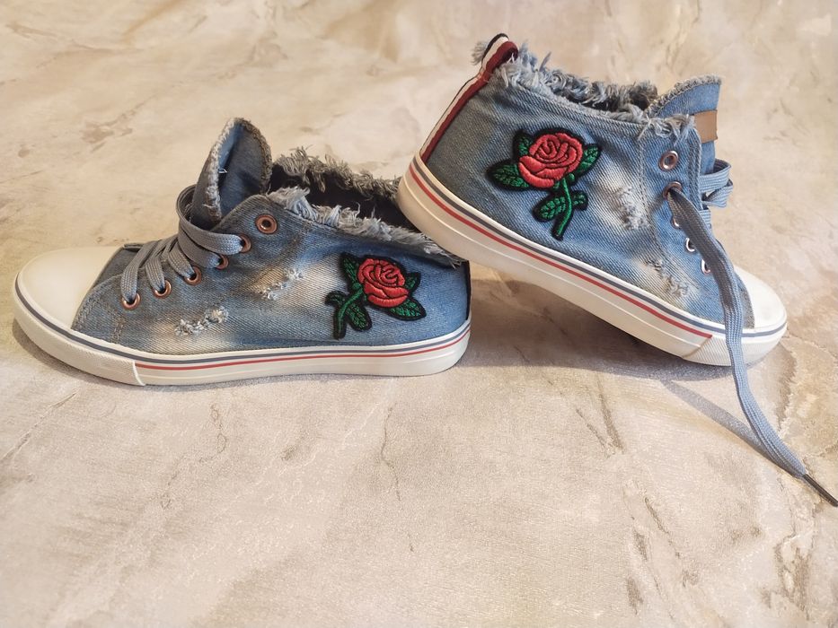 Джинсові кеди з вишивкою