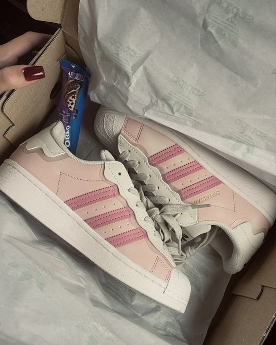 Кросівки Adidas рожеві
