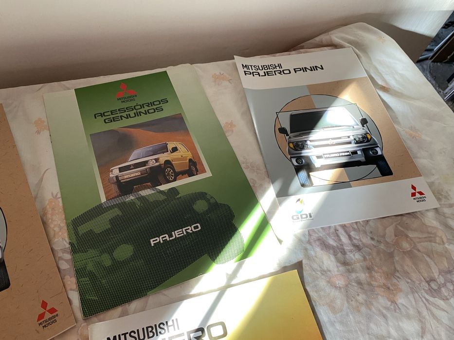 Brochuras antigas do mitsubishi Pagero