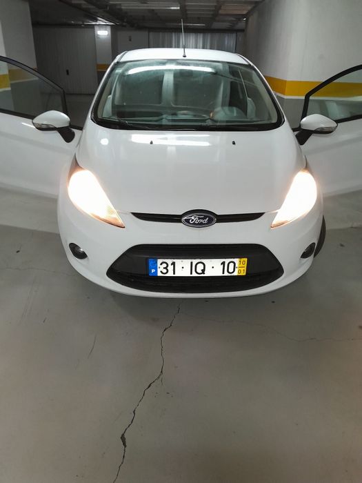 Ford fiesta branco