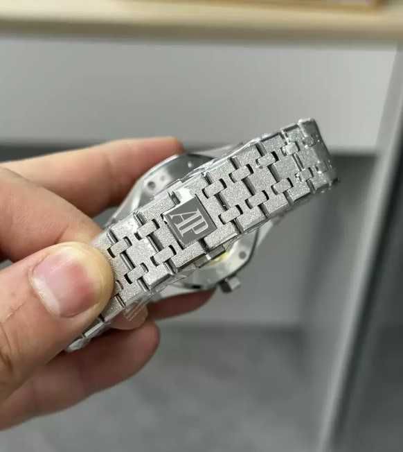 Audemars Piguet Royal Oak 37мм Ref.15454BC.GG.1259BC (4 варіанта)