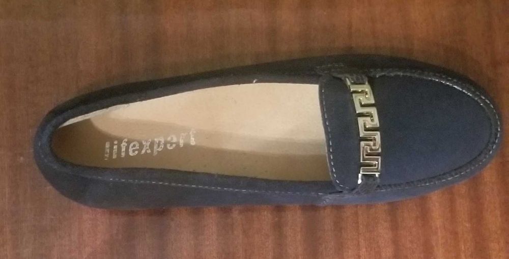 Продам лоферы женские замшевые