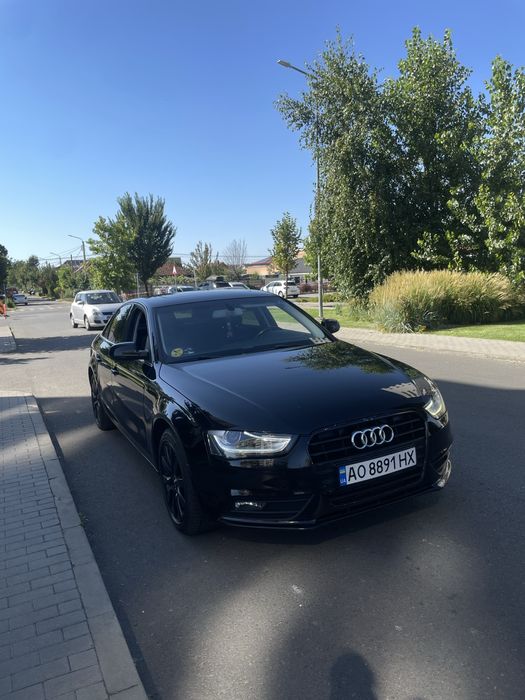 Продаю ауди а 4 2013