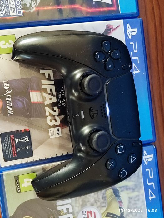 Playstation 5 com comando mais jogos