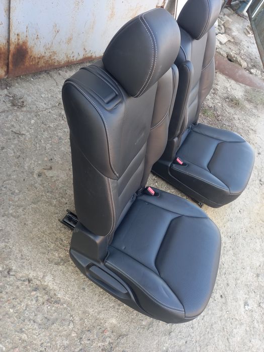 Сиденья второго ряда Мазда СХ-9 2016- 2021 года