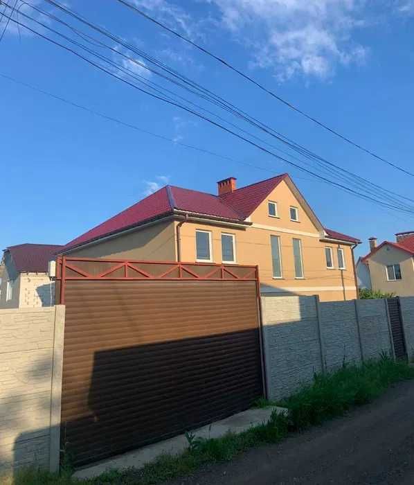 (13) Продам отличный просторный дом (дуплекс)