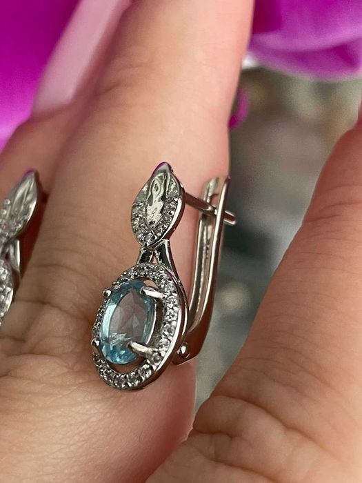 Серьги из серебра 925 пробы с голубым топазом