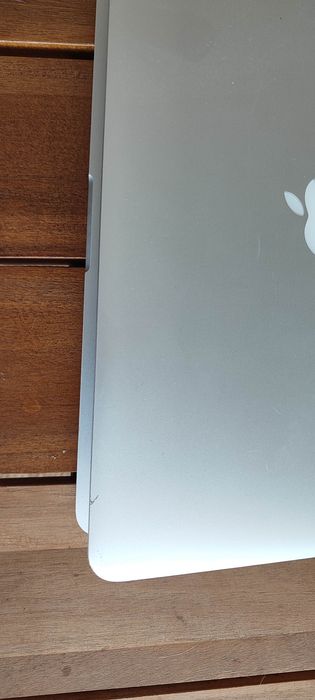 Mac Book - Apple