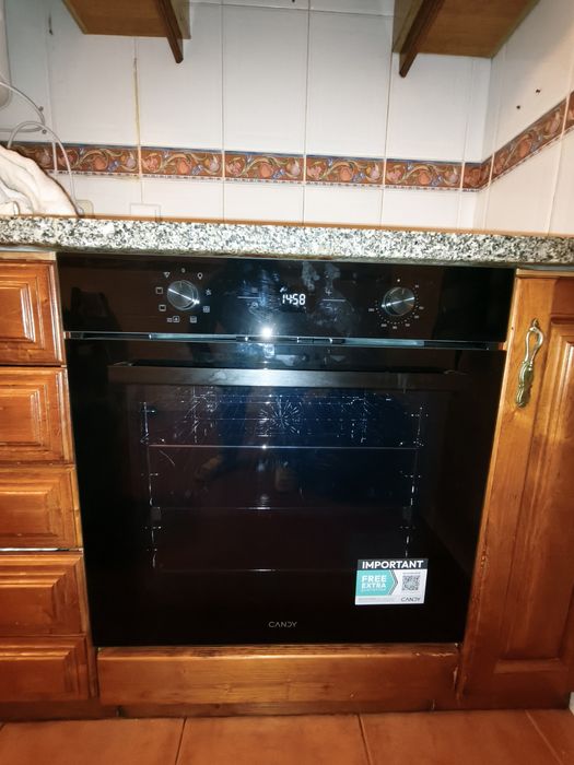 Forno Candy novo + Placa Vitrocerâmica Candy + Termoacumulador Haier