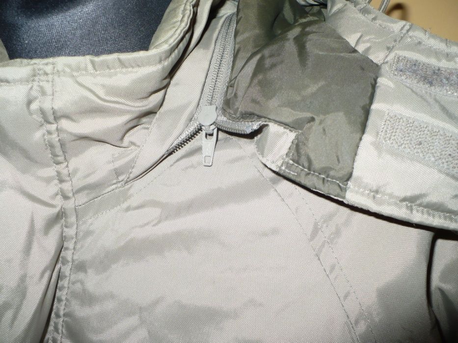 Kurtka zimowa NIKE w kolorze khaki roz.L