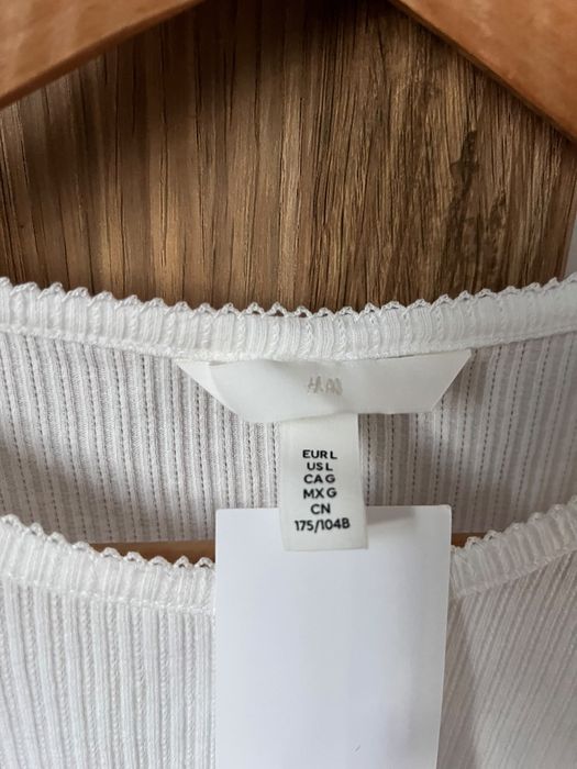 Bialy ażurowy t shirt prążkowany H&M L/40