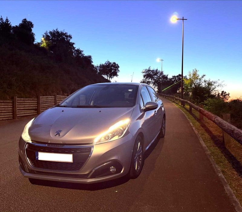 Peugeot 208 1.2 Puretech - Signature