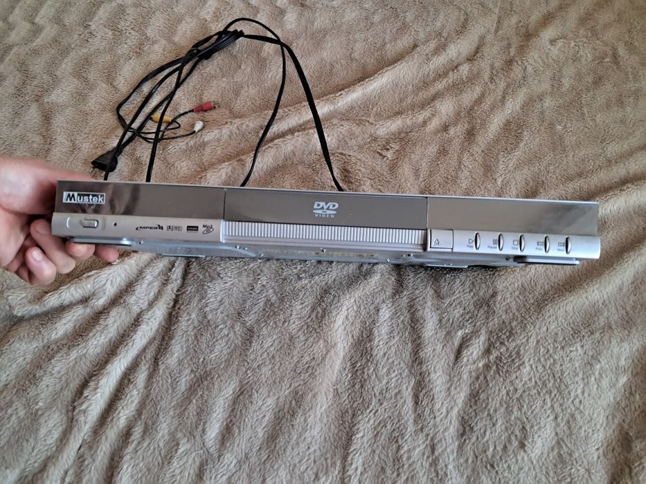 Продам dvd плеер Mustek